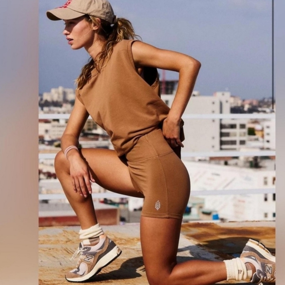 Hot Shot Micro Set in Camel NWOT